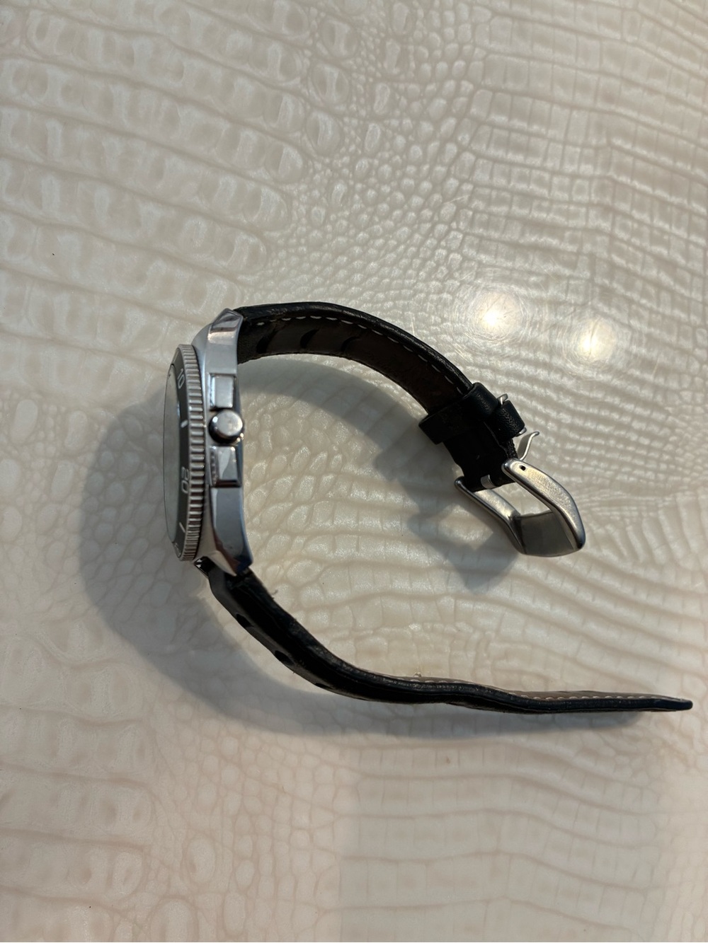Tommy Bahama Black and Silver Dive-Style Watch - Picture 9 of 11
